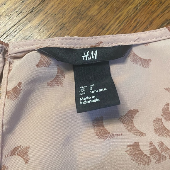 H&M floral sleeves top - size 8 - Picture 6 of 7